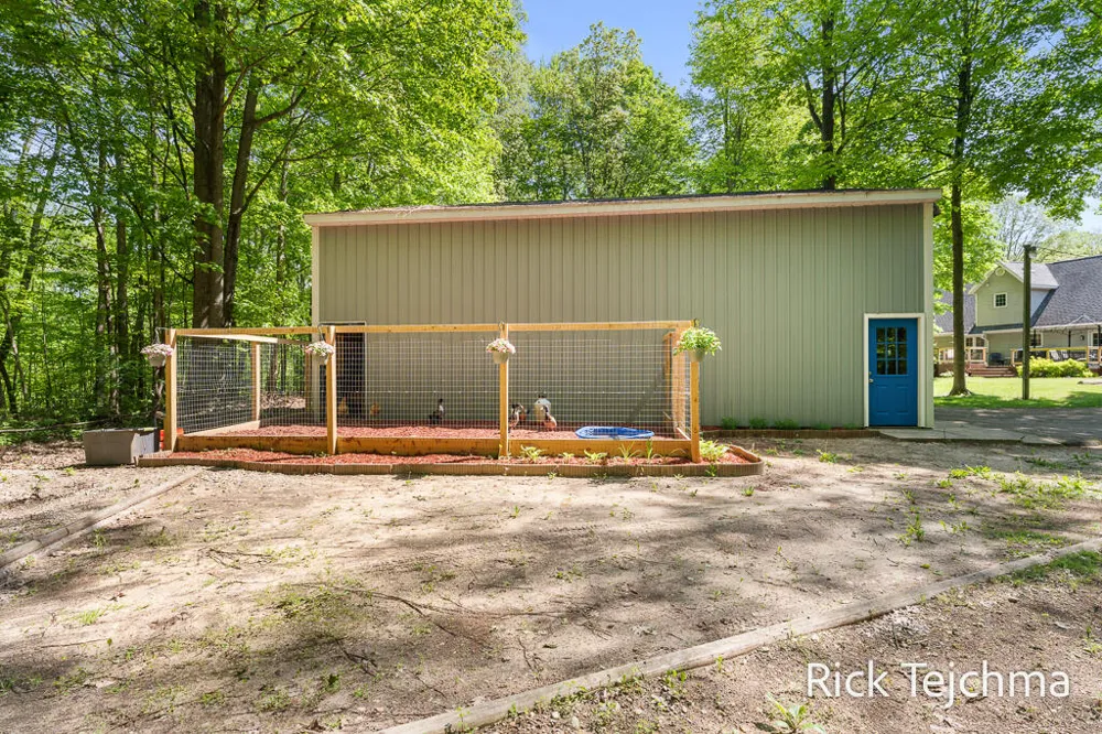 10345 Red Oak Ridge Reynolds Township, MI 49329