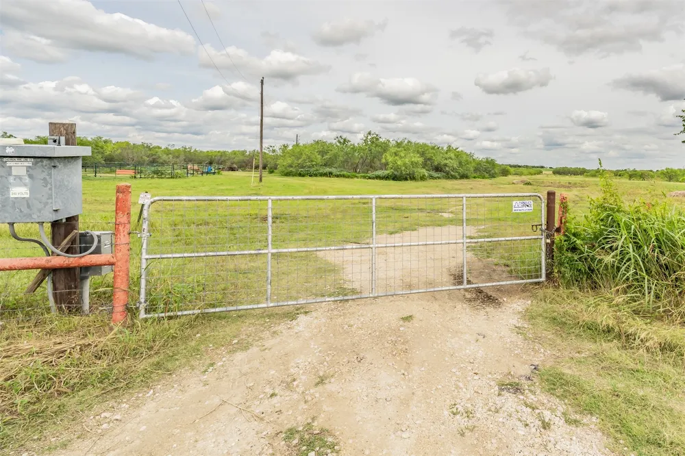 3501 Cr-905 Joshua, TX 76058
