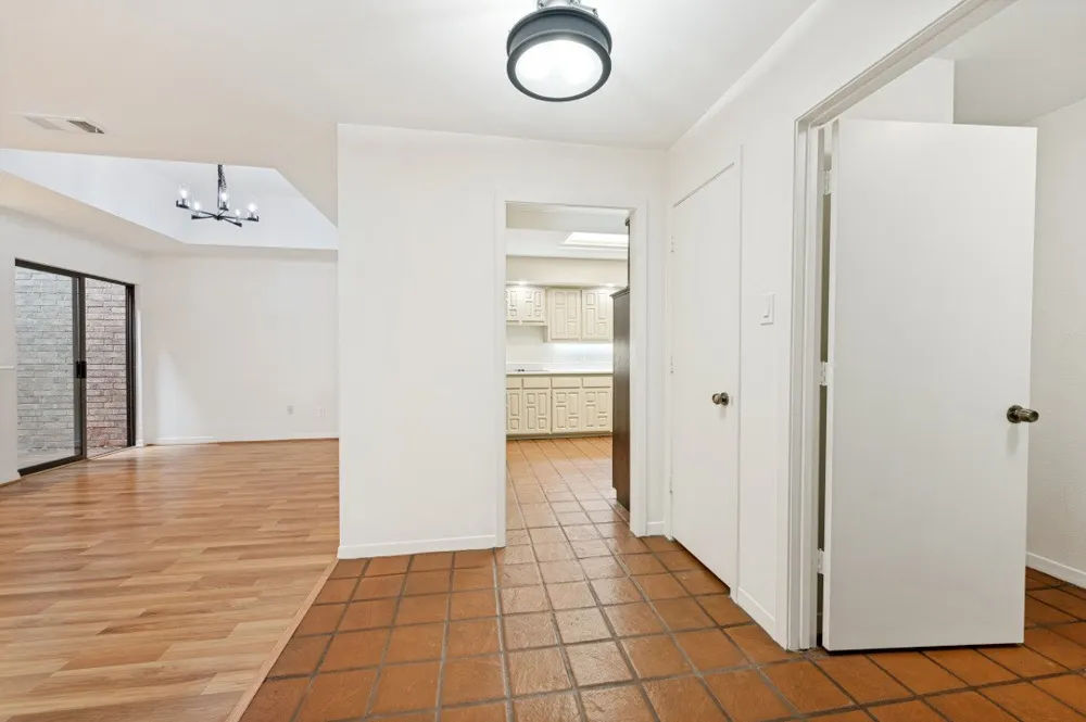 3316 Courtyard Place Farmers Branch, TX 75234