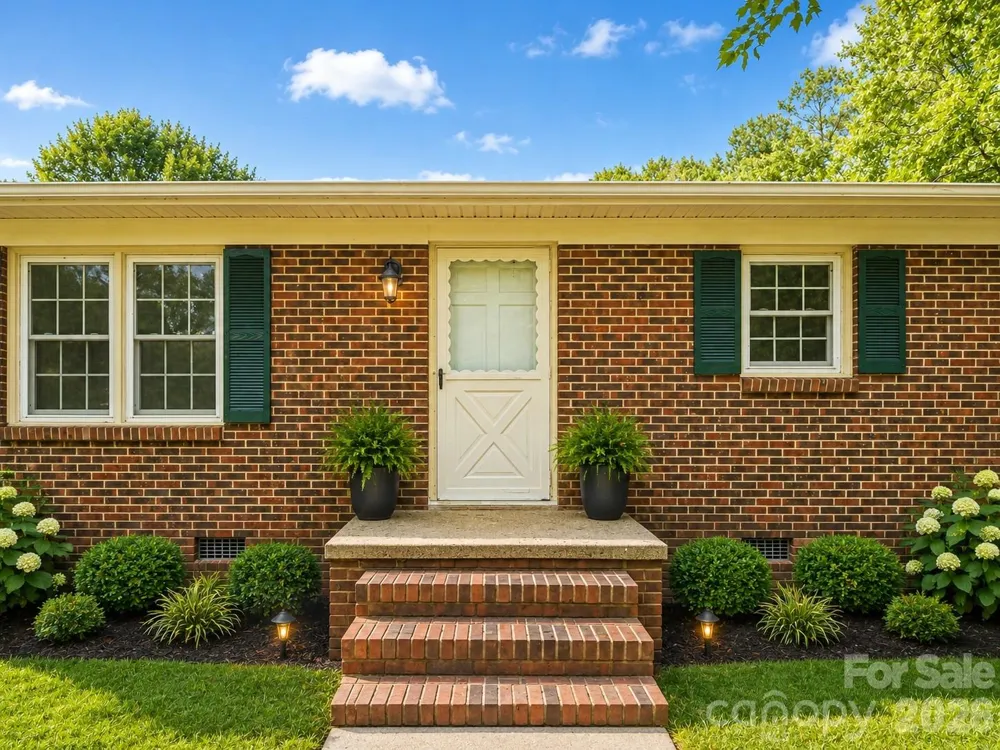 211 Lakeview Road Cherryville, NC 28021