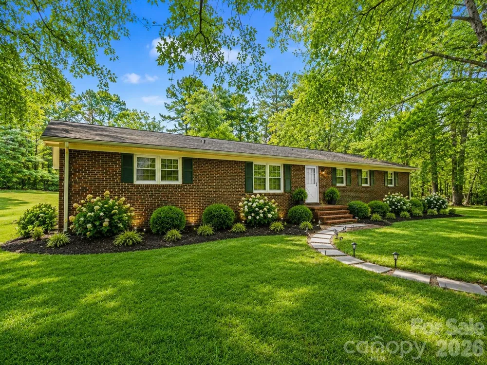 211 Lakeview Road Cherryville, NC 28021