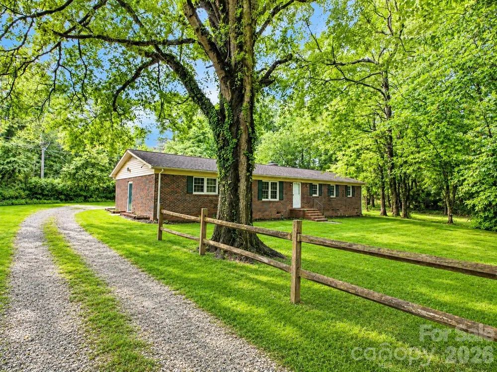 211 Lakeview Road Cherryville, NC 28021