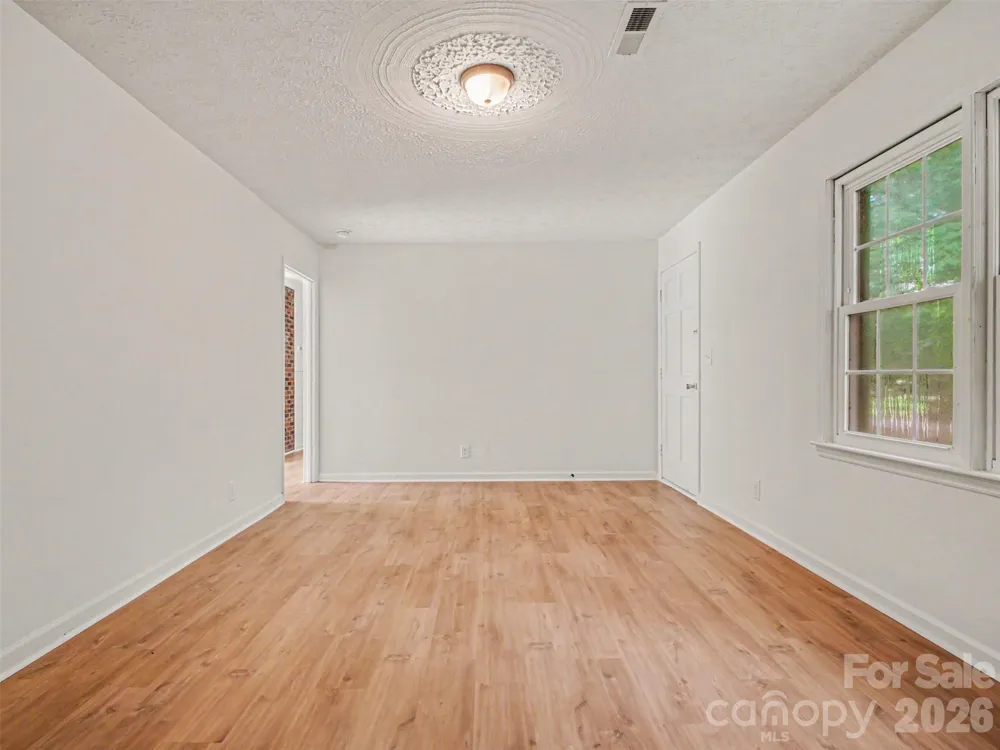 211 Lakeview Road Cherryville, NC 28021