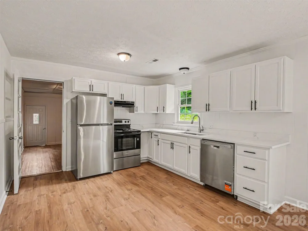 211 Lakeview Road Cherryville, NC 28021