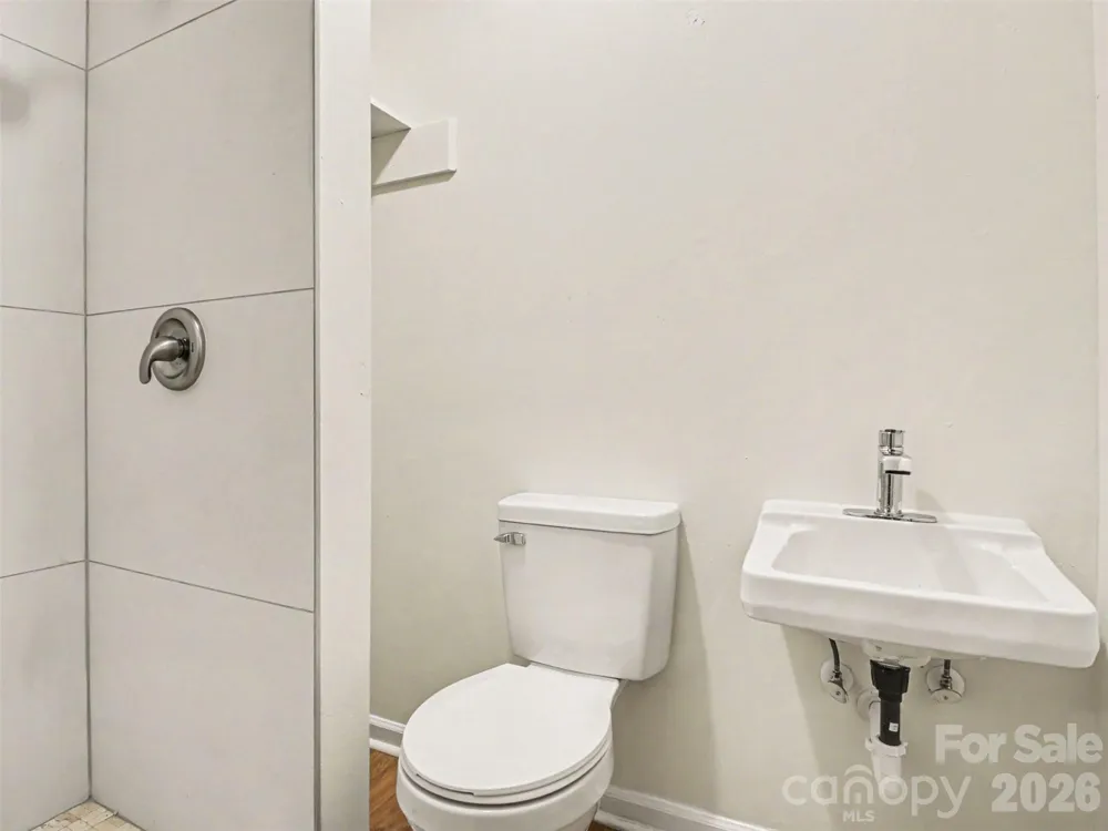 211 Lakeview Road Cherryville, NC 28021