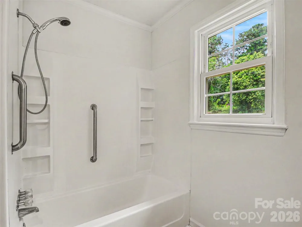 211 Lakeview Road Cherryville, NC 28021