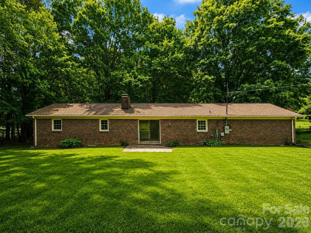 211 Lakeview Road Cherryville, NC 28021
