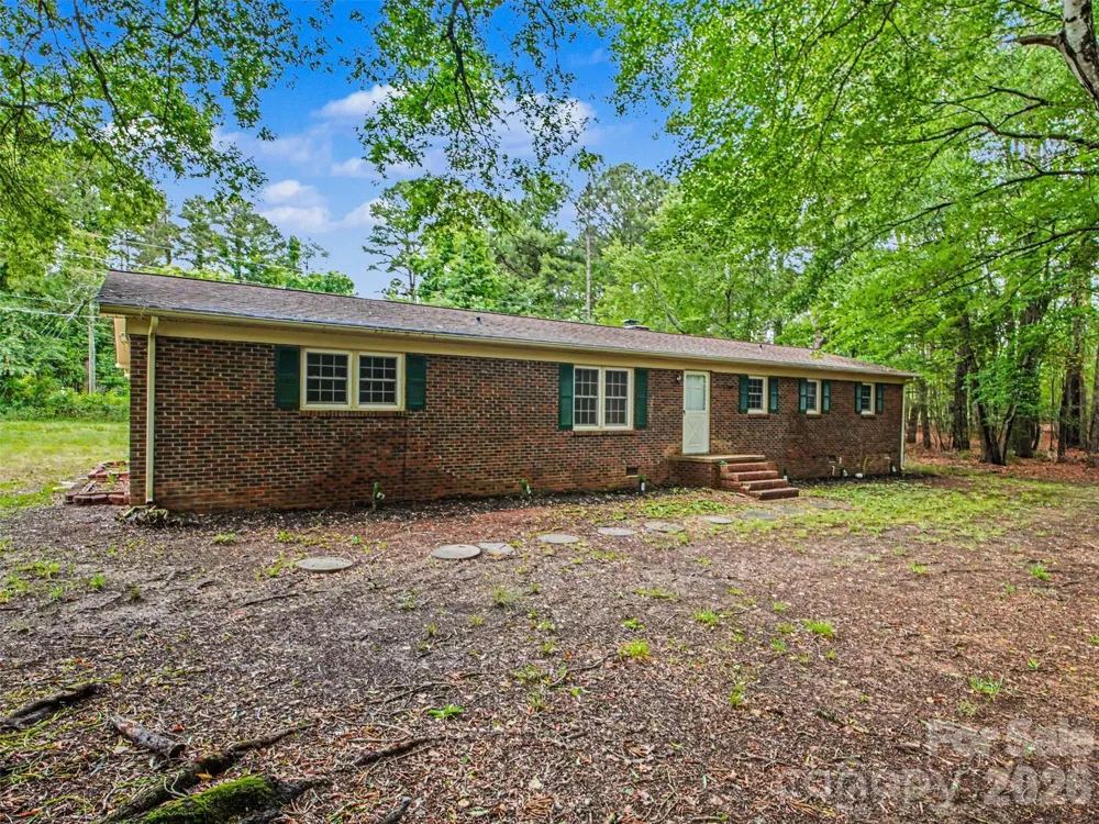 211 Lakeview Road Cherryville, NC 28021