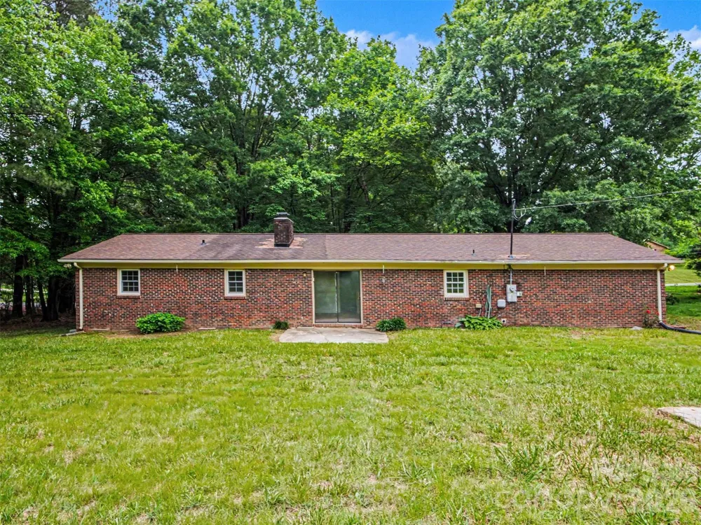211 Lakeview Road Cherryville, NC 28021