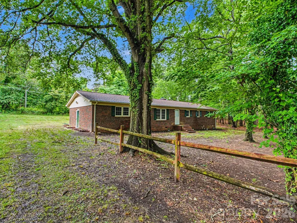 211 Lakeview Road Cherryville, NC 28021