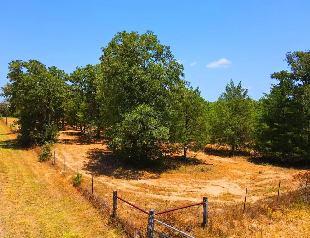 1071 Blacksmith Farm Lane Weimar, TX 78962