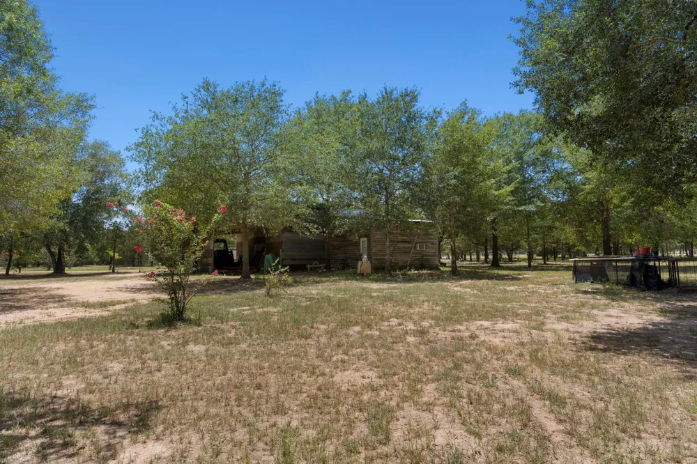1071 Blacksmith Farm Lane Weimar, TX 78962