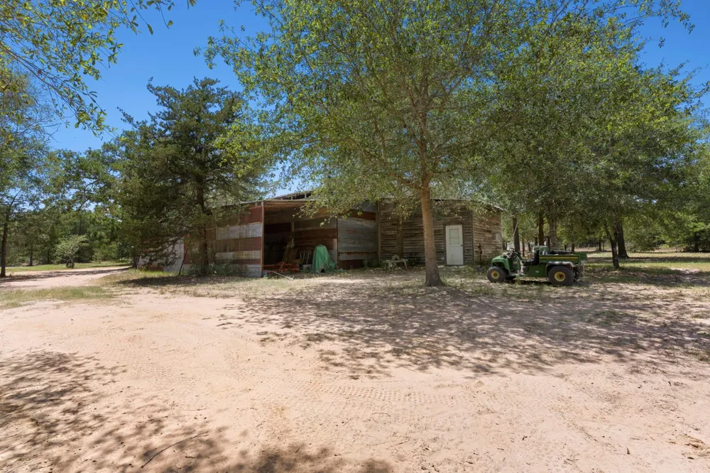1071 Blacksmith Farm Lane Weimar, TX 78962