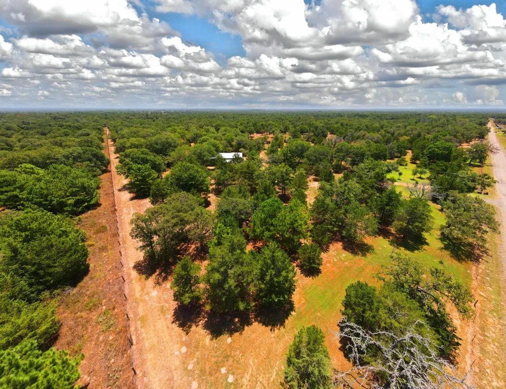 1071 Blacksmith Farm Lane Weimar, TX 78962