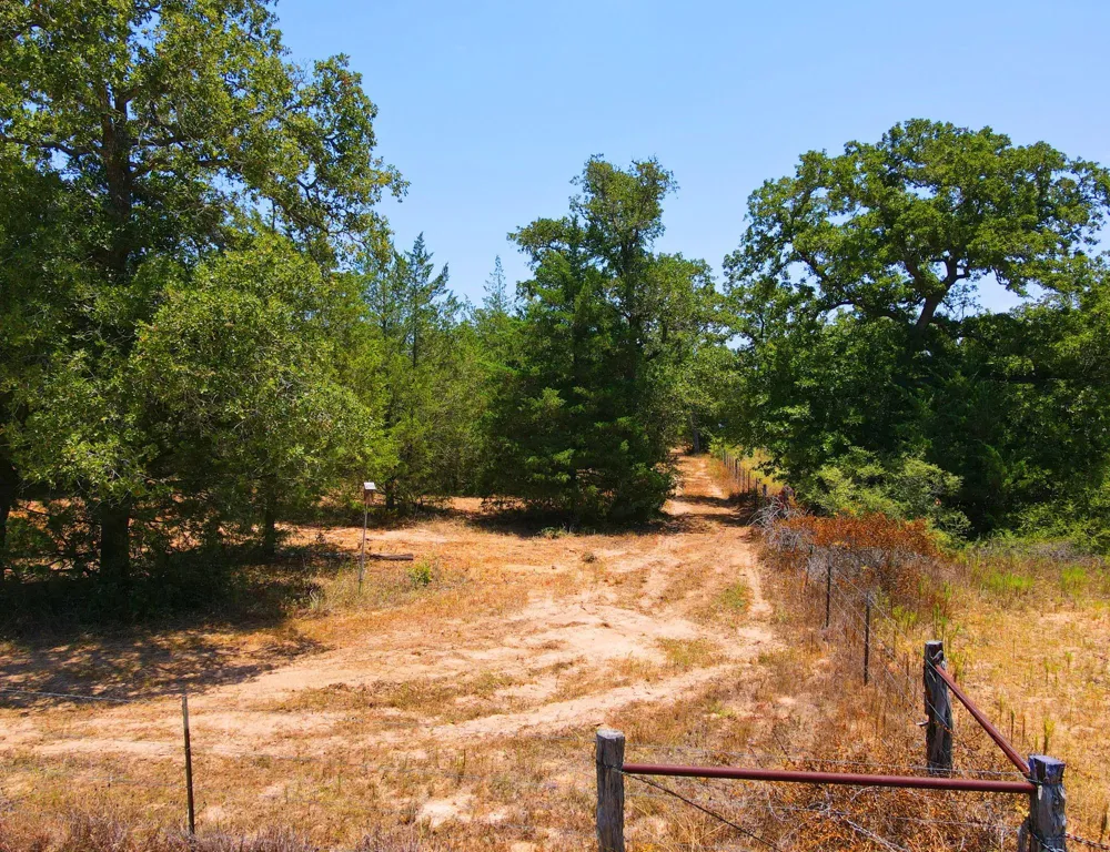 1071 Blacksmith Farm Lane Weimar, TX 78962