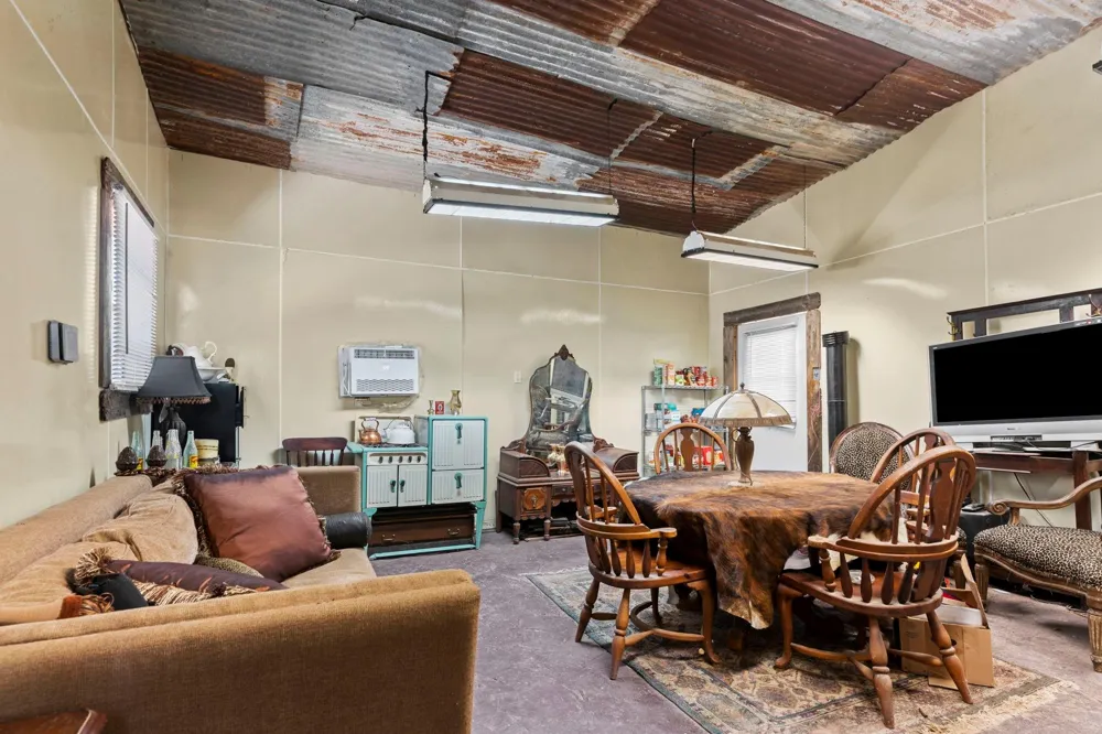 1071 Blacksmith Farm Lane Weimar, TX 78962