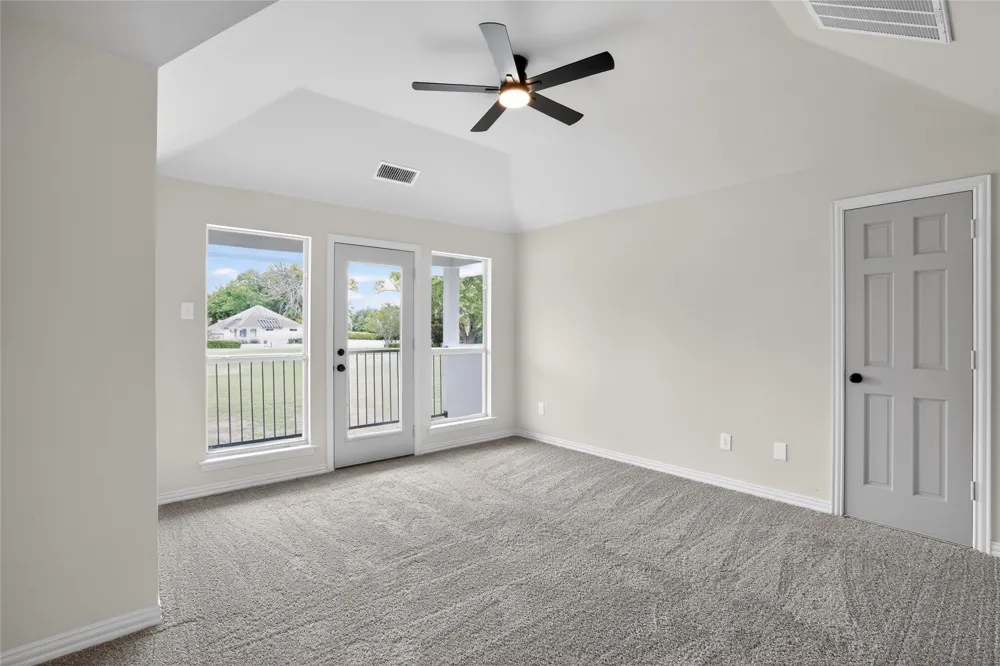 909 Saint Andrews Place DeSoto, TX 75115