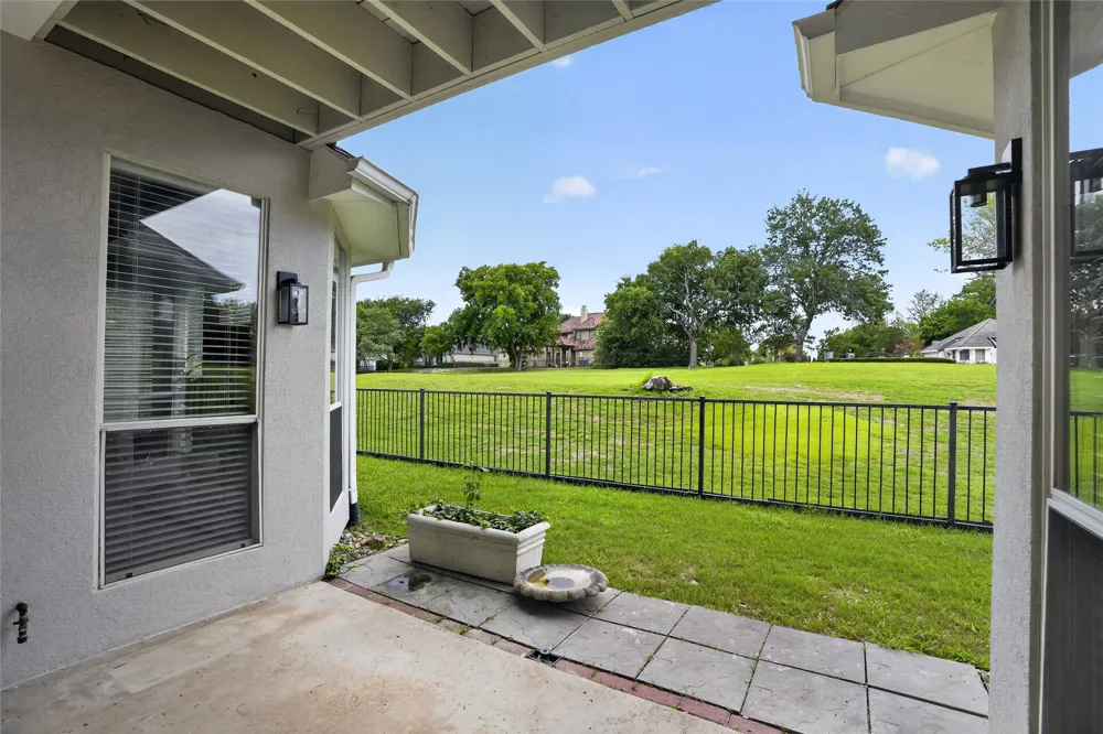 909 Saint Andrews Place DeSoto, TX 75115