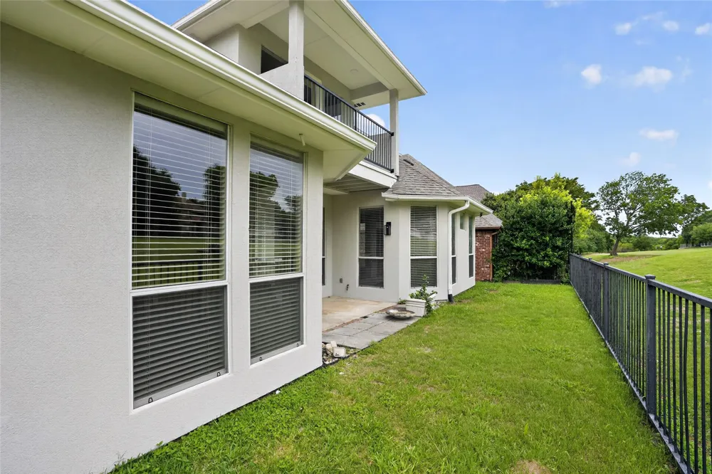 909 Saint Andrews Place DeSoto, TX 75115