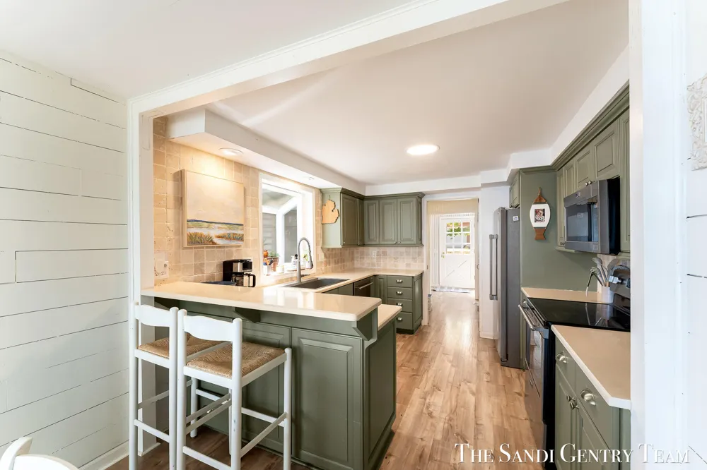 6633 Bass Lake Boulevard Pentwater, MI 49449