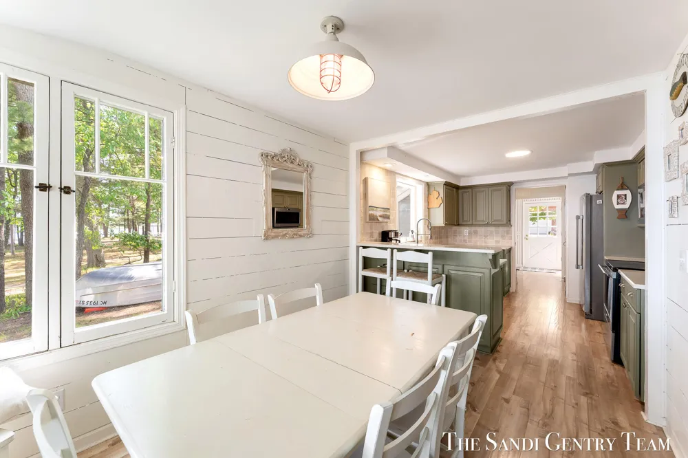 6633 Bass Lake Boulevard Pentwater, MI 49449