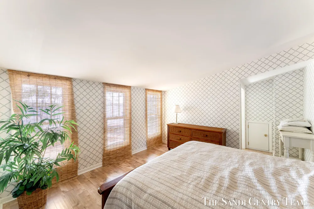 6633 Bass Lake Boulevard Pentwater, MI 49449