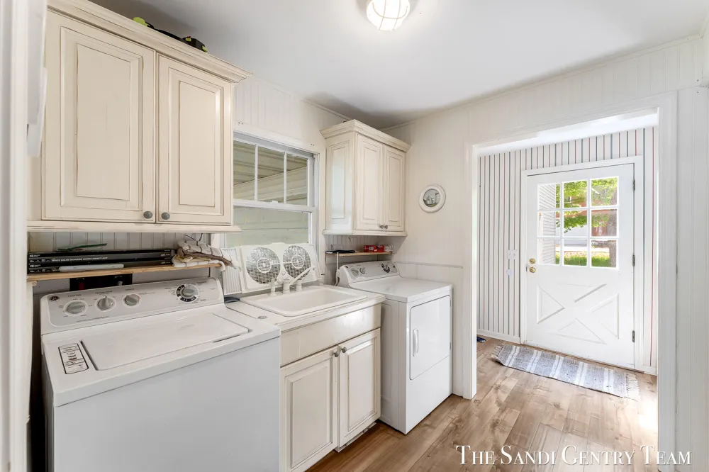 6633 Bass Lake Boulevard Pentwater, MI 49449