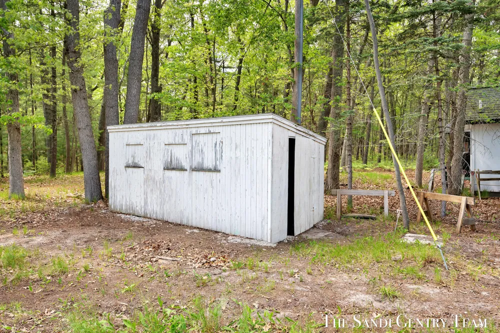 6633 Bass Lake Boulevard Pentwater, MI 49449