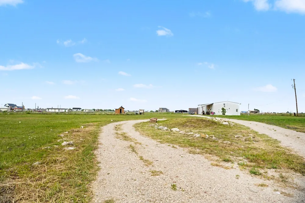4780 County Road 4101 Kaufman, TX 75142