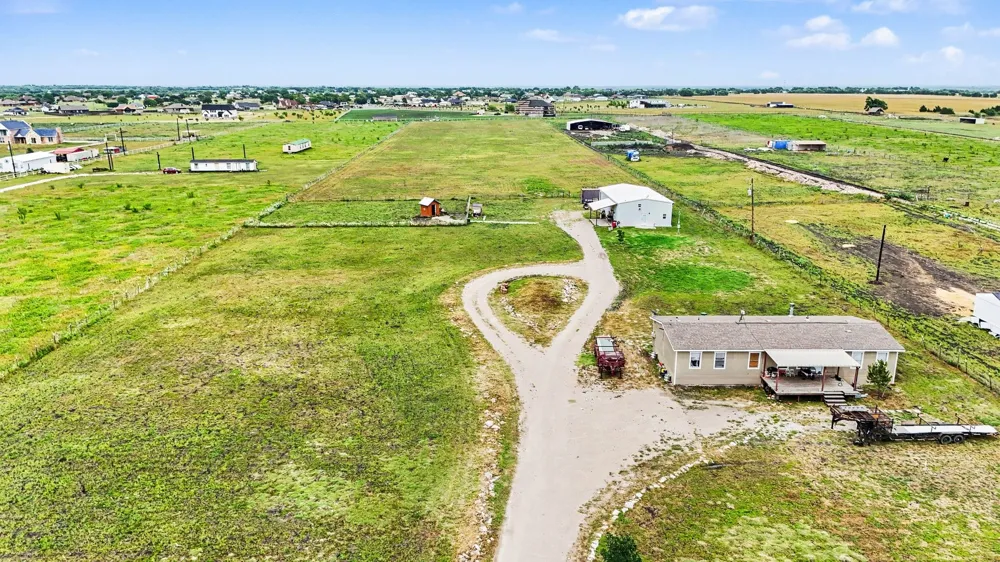 4780 County Road 4101 Kaufman, TX 75142