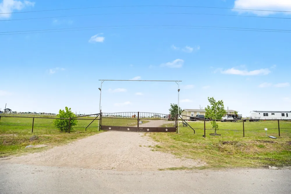 4780 County Road 4101 Kaufman, TX 75142