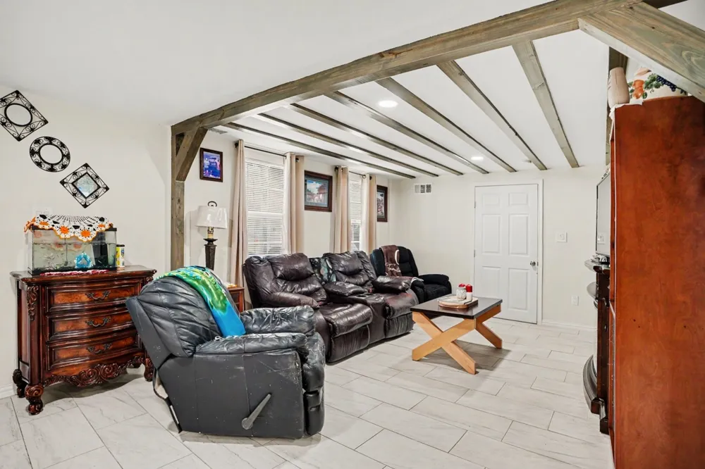 4780 County Road 4101 Kaufman, TX 75142