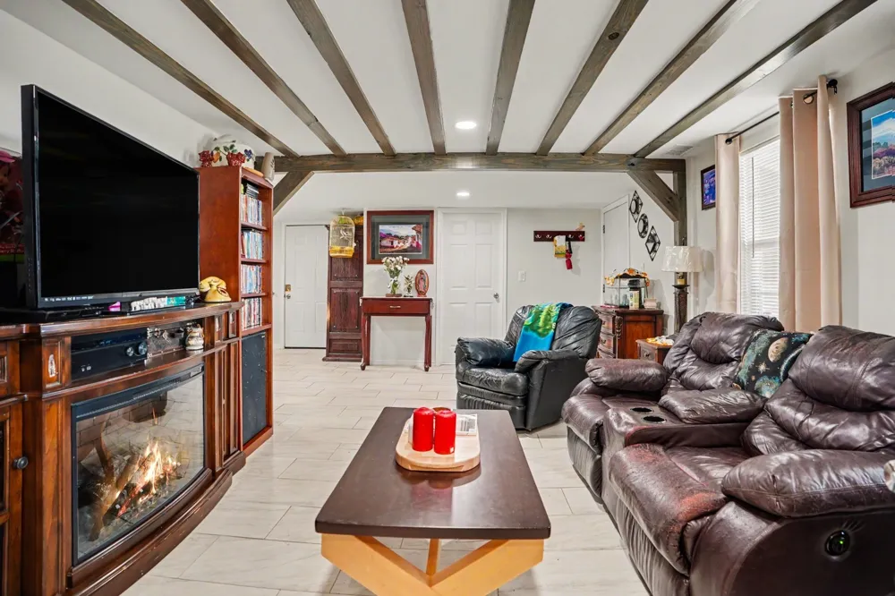 4780 County Road 4101 Kaufman, TX 75142