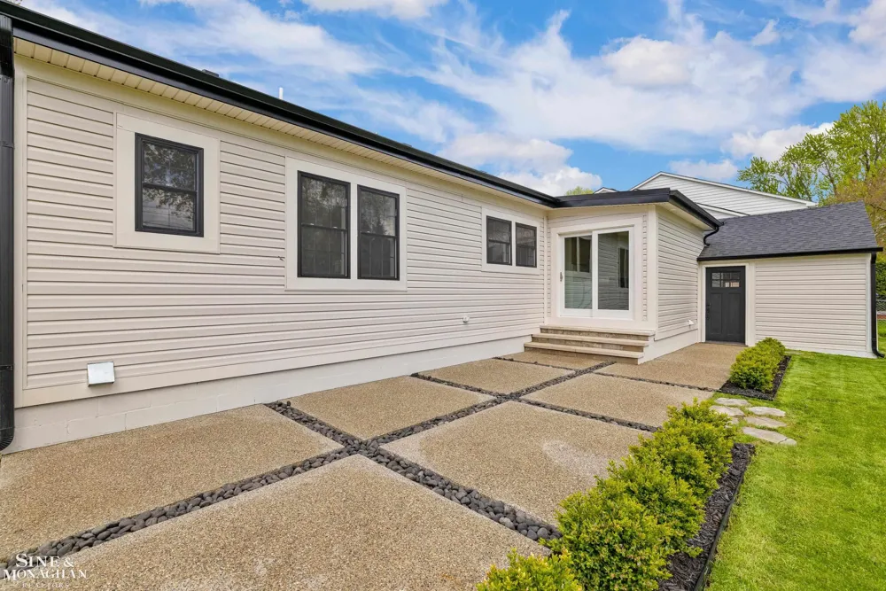 773 Hawthorne Road Grosse Pointe Woods City, MI 48236