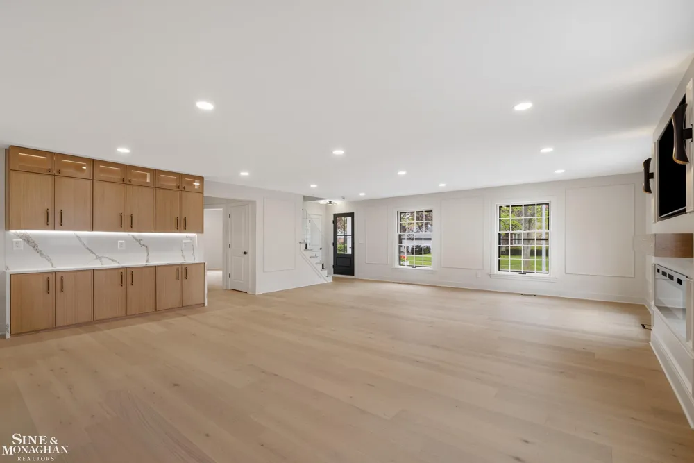 773 Hawthorne Road Grosse Pointe Woods City, MI 48236