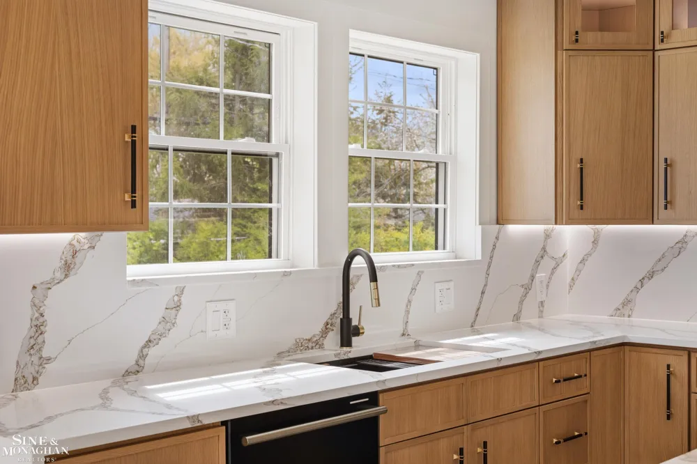 773 Hawthorne Road Grosse Pointe Woods City, MI 48236