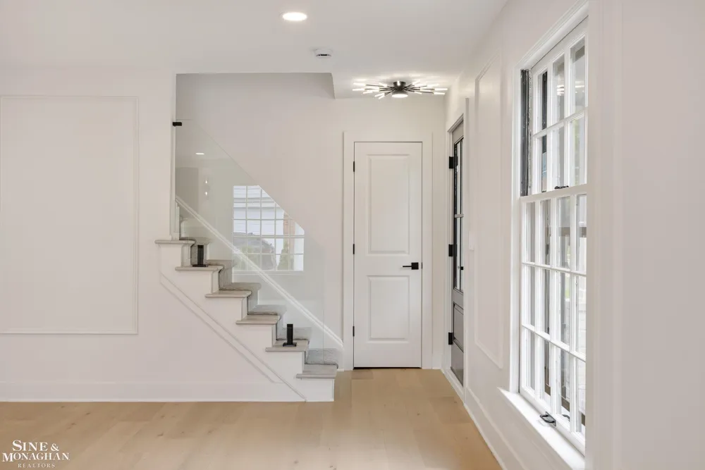 773 Hawthorne Road Grosse Pointe Woods City, MI 48236