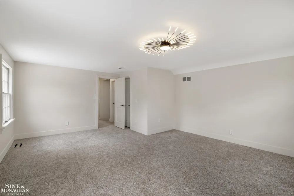 773 Hawthorne Road Grosse Pointe Woods City, MI 48236