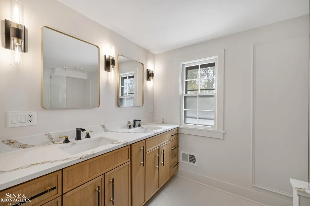 773 Hawthorne Road Grosse Pointe Woods City, MI 48236