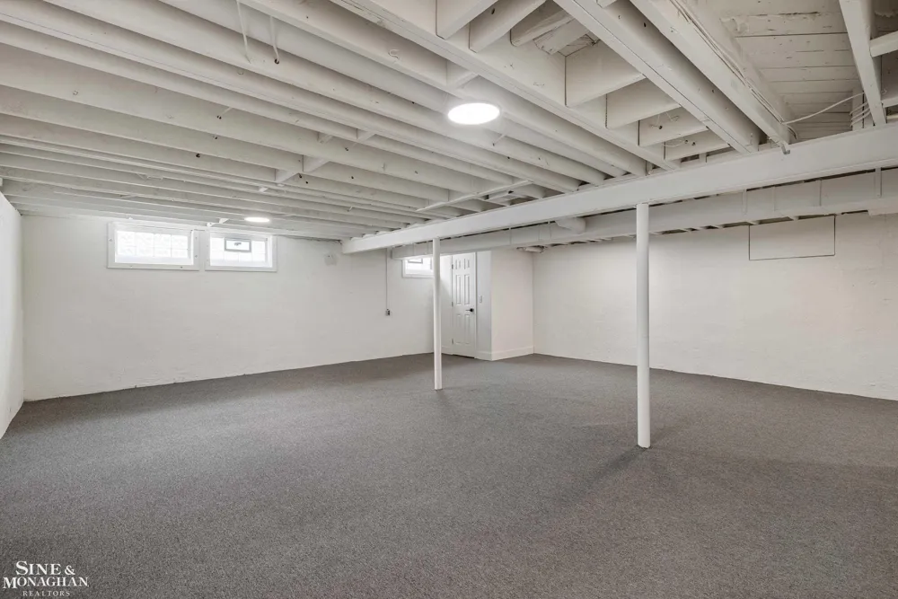 773 Hawthorne Road Grosse Pointe Woods City, MI 48236