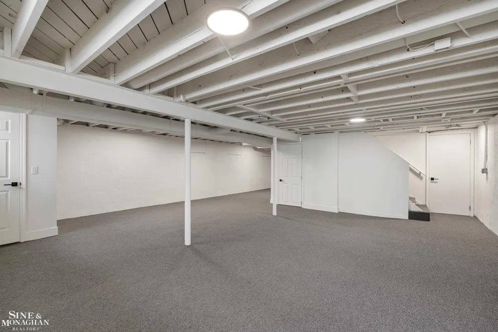 773 Hawthorne Road Grosse Pointe Woods City, MI 48236