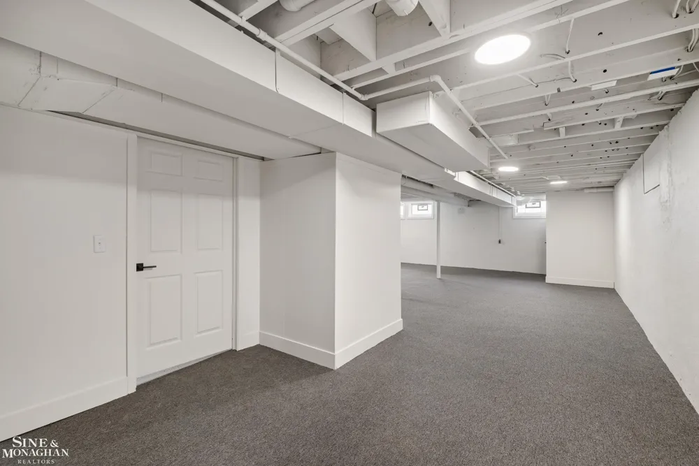 773 Hawthorne Road Grosse Pointe Woods City, MI 48236