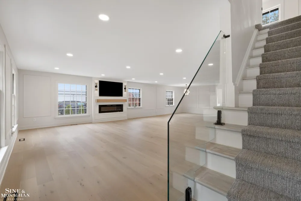 773 Hawthorne Road Grosse Pointe Woods City, MI 48236