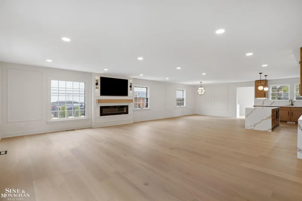 773 Hawthorne Road Grosse Pointe Woods City, MI 48236