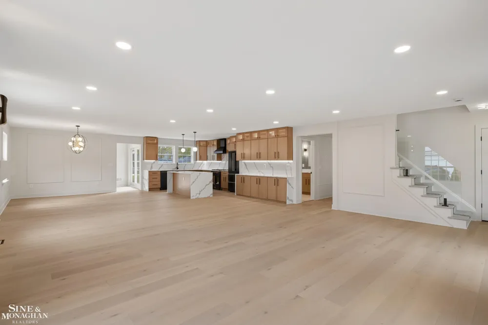 773 Hawthorne Road Grosse Pointe Woods City, MI 48236