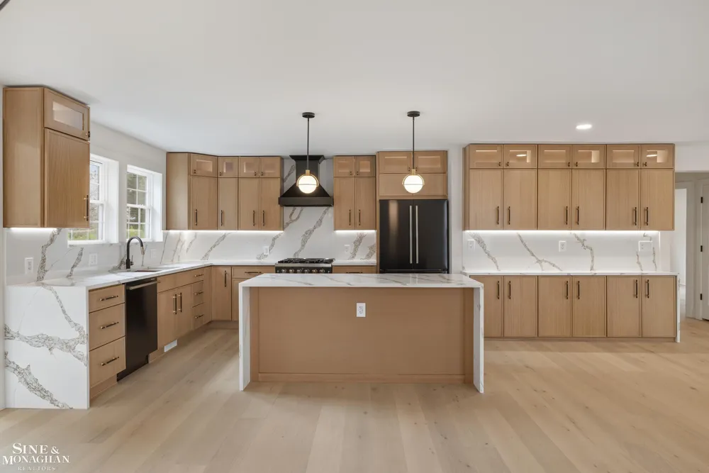 773 Hawthorne Road Grosse Pointe Woods City, MI 48236