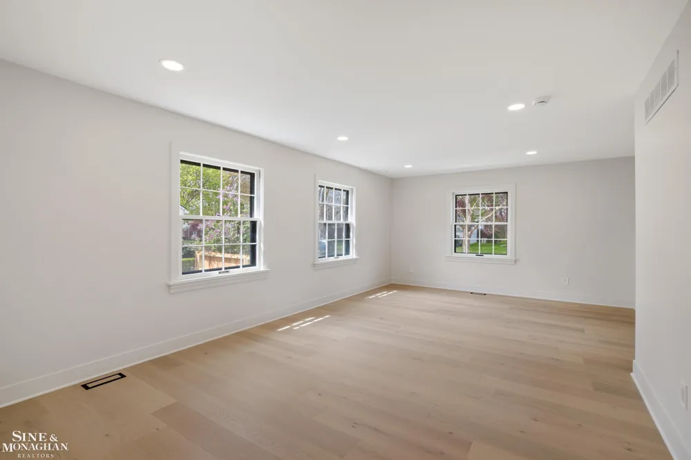 773 Hawthorne Road Grosse Pointe Woods City, MI 48236