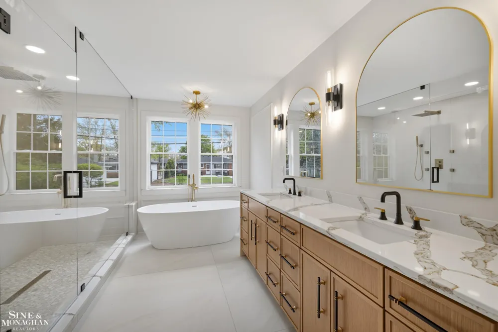 773 Hawthorne Road Grosse Pointe Woods City, MI 48236