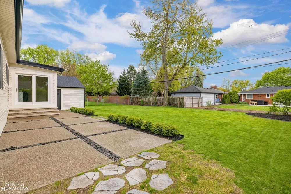 773 Hawthorne Road Grosse Pointe Woods City, MI 48236