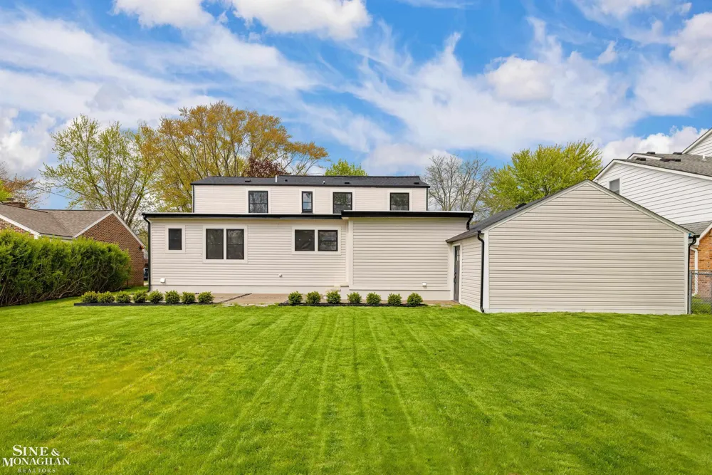 773 Hawthorne Road Grosse Pointe Woods City, MI 48236